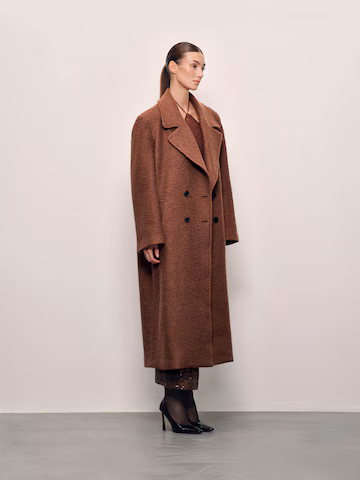 🧥 Paltai – elegancija, šiluma ir stilius žiemai